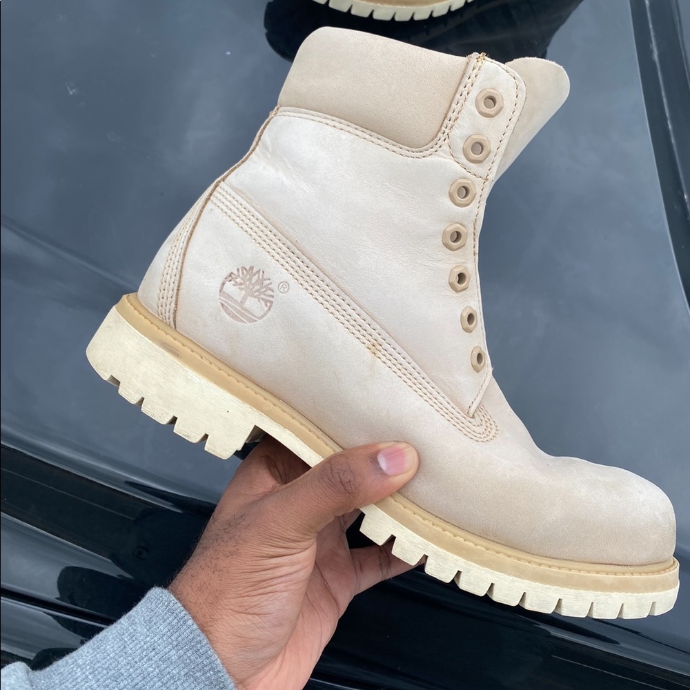 Cream/Beige/White Timberland Boots
